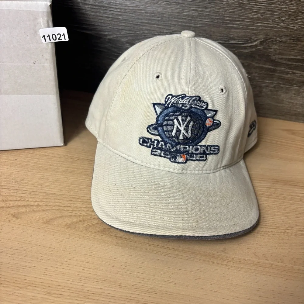 Vintage New York Yankees Hat Cap Strap Back Beige MLB Baseball World Series 2000